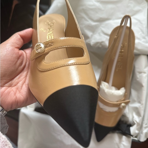 Chanel beige and Black Women\'s Slingback Shoes size 37